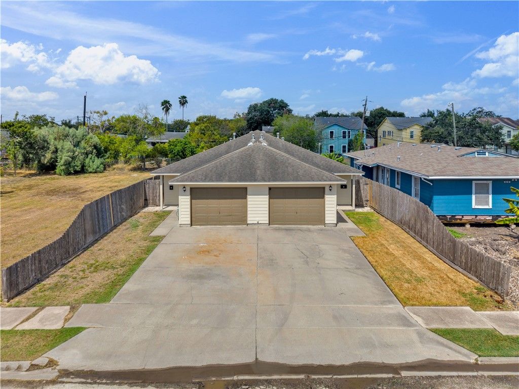 326 Oleander Ave A, Corpus Christi, TX 78404