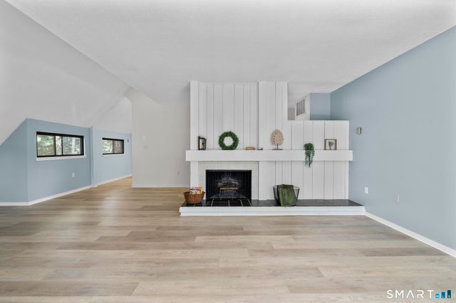 43 Great Meadow Lane 22C, Farmington, CT 06001