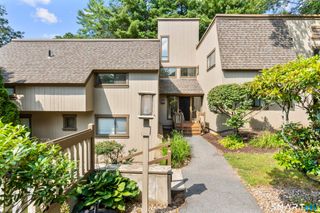 43 Great Meadow Lane 22C, Farmington, CT 06001