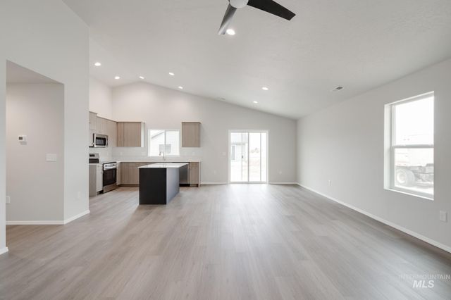 1641 SW Pegasus Peak Ave, Mountain Home, ID 83647