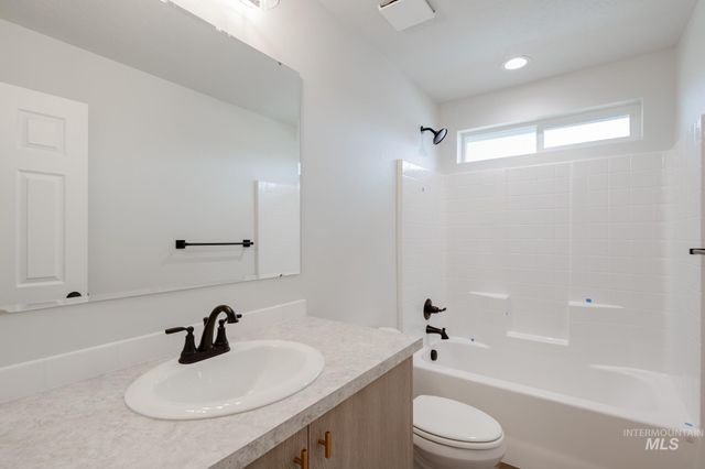 1641 SW Pegasus Peak Ave, Mountain Home, ID 83647