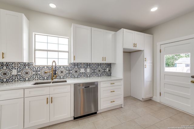 2007 W Mistletoe Ave, San Antonio, TX 78201