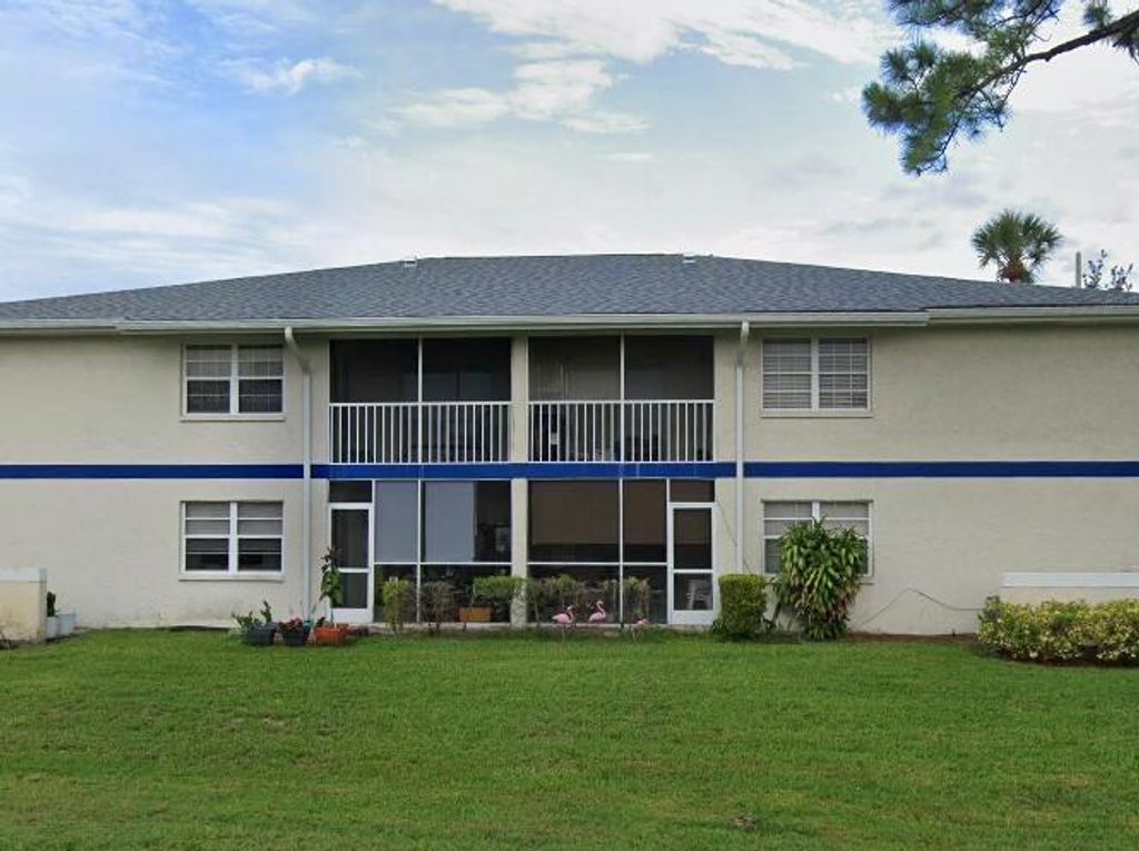 1505 SE Royal Green Circle 103, Port St Lucie, FL 34952