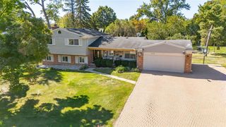 2616 Douglas Drive, Bloomfield Hills, MI 48304