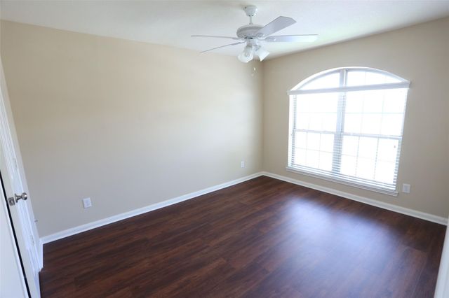 3327 Summerwood Lane, Pearland, TX 77584