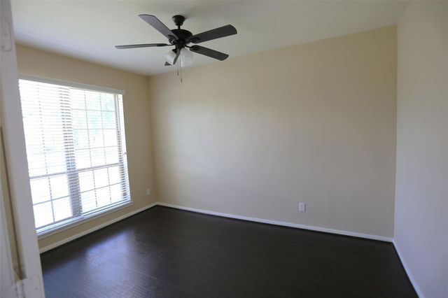 3327 Summerwood Lane, Pearland, TX 77584