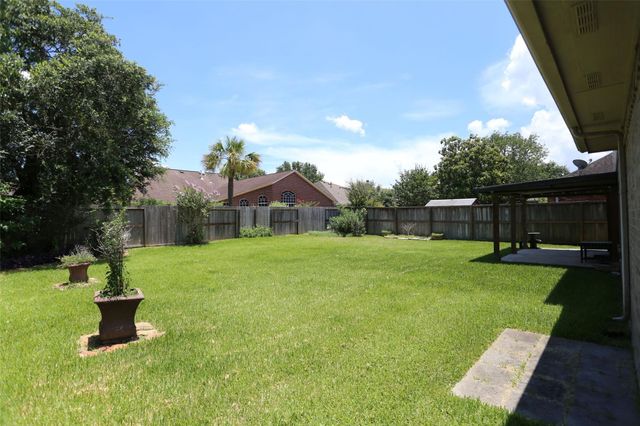 3327 Summerwood Lane, Pearland, TX 77584