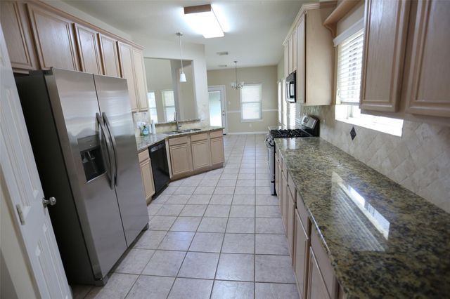 3327 Summerwood Lane, Pearland, TX 77584
