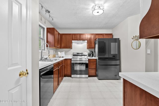 12304 Dominion Way, Louisville, KY 40299