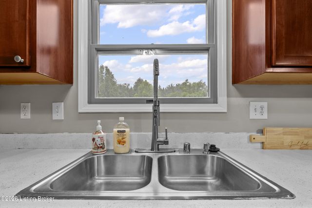 12304 Dominion Way, Louisville, KY 40299