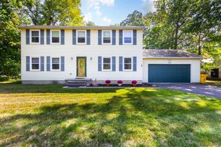 22133 Meridian Road, Grosse Ile, MI 48138