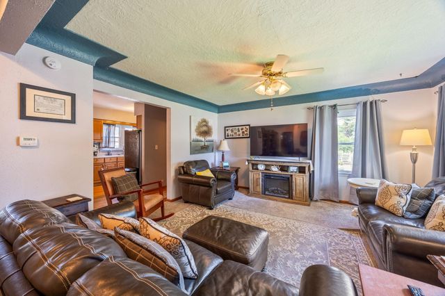 1800 E Ridgeway Avenue, Waterloo, IA 50702
