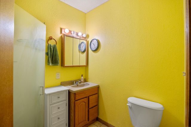 1800 E Ridgeway Avenue, Waterloo, IA 50702