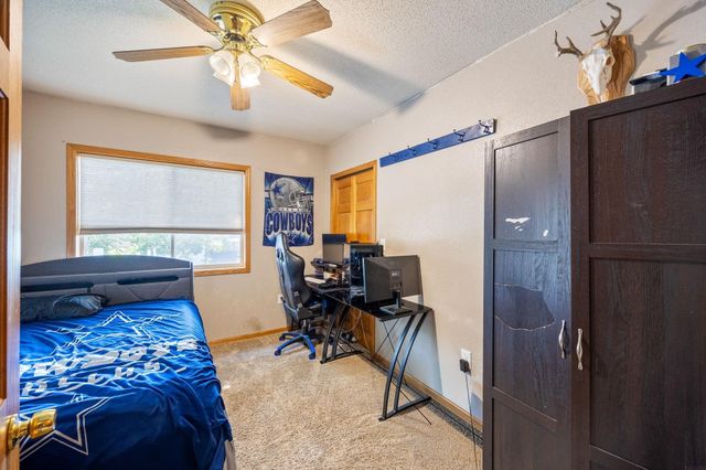 1800 E Ridgeway Avenue, Waterloo, IA 50702