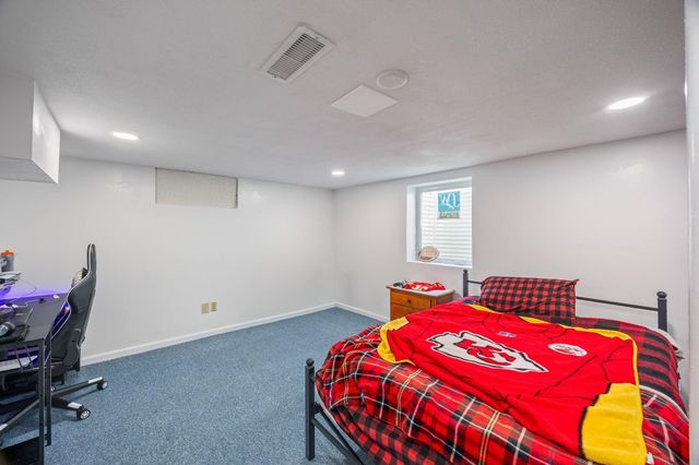 1800 E Ridgeway Avenue, Waterloo, IA 50702
