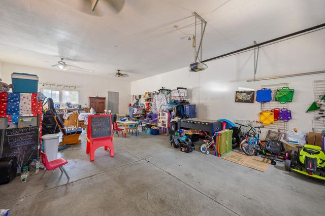 1800 E Ridgeway Avenue, Waterloo, IA 50702