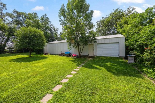 1800 E Ridgeway Avenue, Waterloo, IA 50702