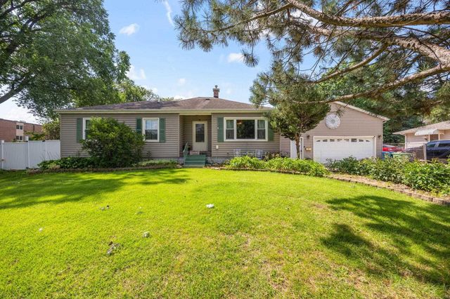 1800 E Ridgeway Avenue, Waterloo, IA 50702
