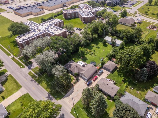 1800 E Ridgeway Avenue, Waterloo, IA 50702