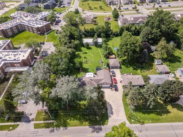 1800 E Ridgeway Avenue, Waterloo, IA 50702