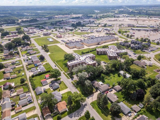 1800 E Ridgeway Avenue, Waterloo, IA 50702