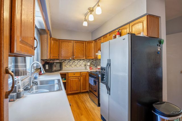 1800 E Ridgeway Avenue, Waterloo, IA 50702