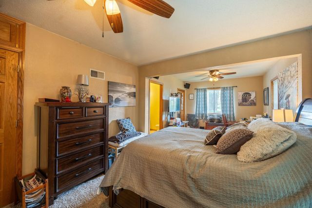 1800 E Ridgeway Avenue, Waterloo, IA 50702