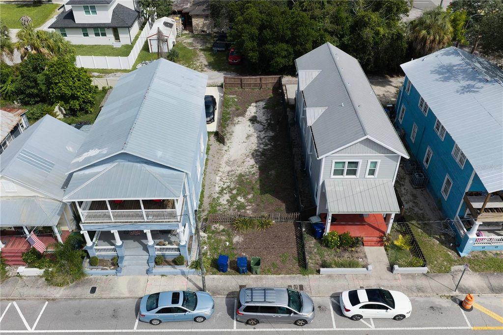 Image 1 of property listing at 1912 E COLUMBUS DRIVE, Tampa, FL 33605