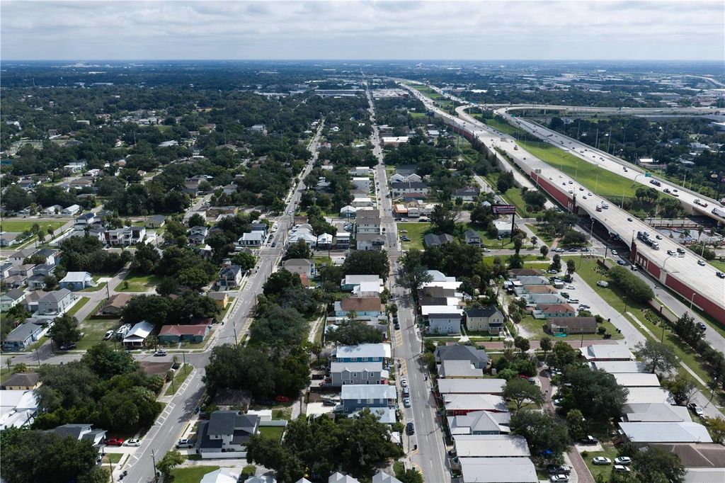 Image 18 of property listing at 1912 E COLUMBUS DRIVE, Tampa, FL 33605