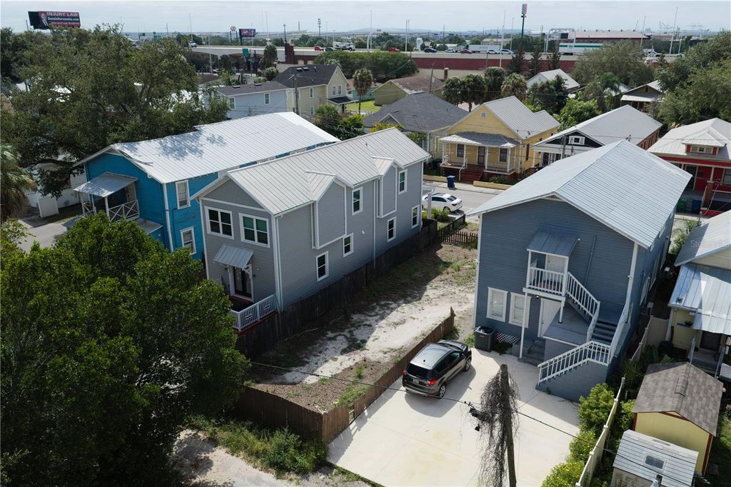 Image 3 of property listing at 1912 E COLUMBUS DRIVE, Tampa, FL 33605