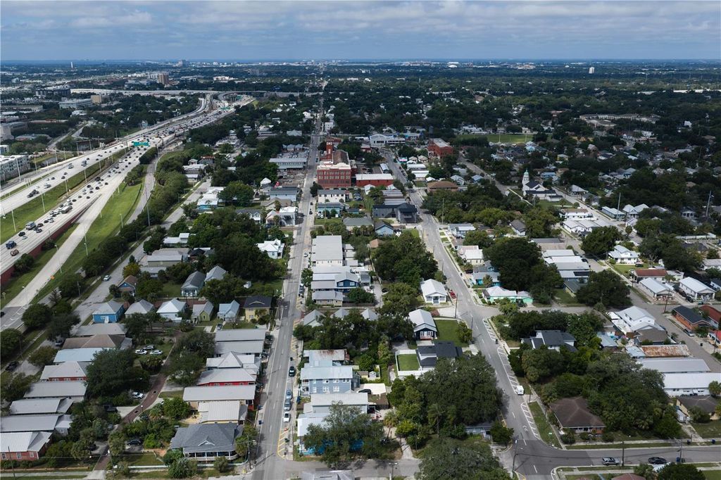 Image 22 of property listing at 1912 E COLUMBUS DRIVE, Tampa, FL 33605