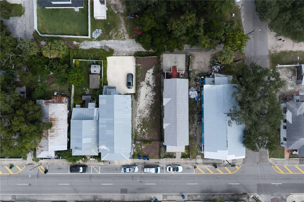 Image 26 of property listing at 1912 E COLUMBUS DRIVE, Tampa, FL 33605
