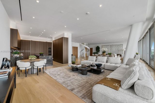 5 Grove Isle Drive PHL05, Coconut Grove, FL 33133