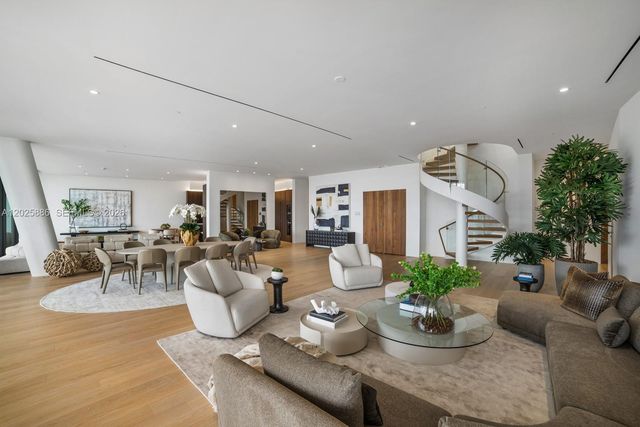 5 Grove Isle Drive PHL05, Coconut Grove, FL 33133