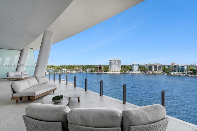 5 Grove Isle Drive PHL05, Coconut Grove, FL 33133