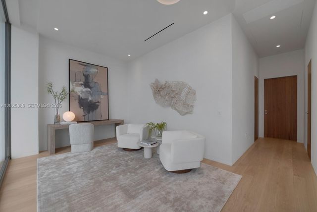 5 Grove Isle Drive PHL05, Coconut Grove, FL 33133