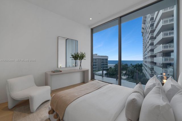 5 Grove Isle Drive PHL05, Coconut Grove, FL 33133