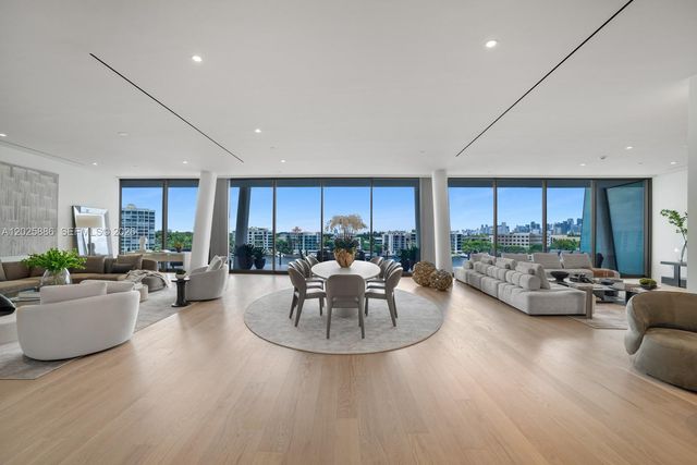 5 Grove Isle Drive PHL05, Coconut Grove, FL 33133
