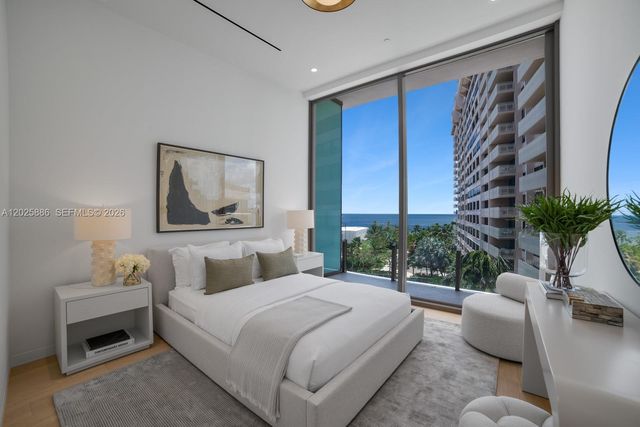5 Grove Isle Drive PHL05, Coconut Grove, FL 33133