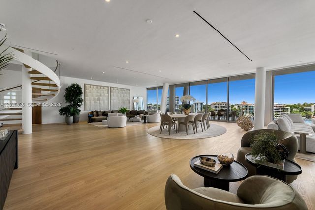 5 Grove Isle Drive PHL05, Coconut Grove, FL 33133