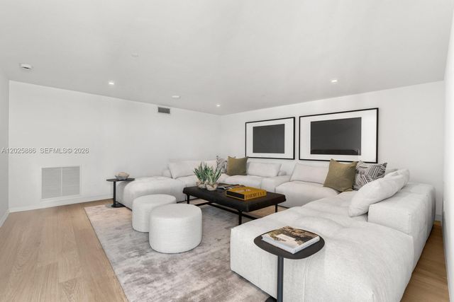5 Grove Isle Drive PHL05, Coconut Grove, FL 33133