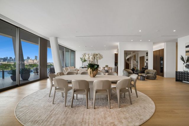 5 Grove Isle Drive PHL05, Coconut Grove, FL 33133
