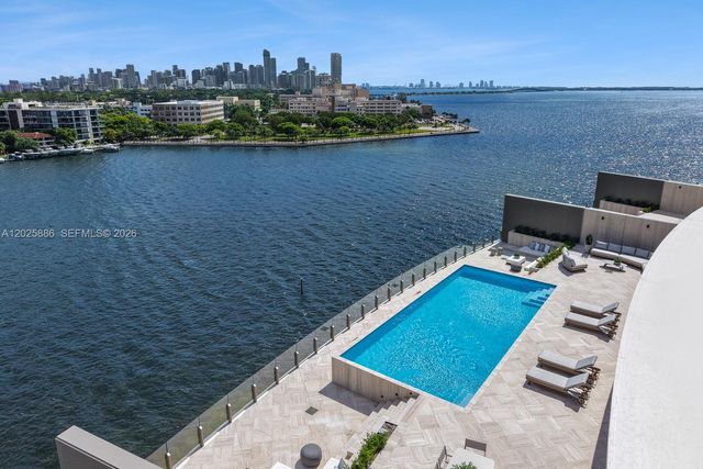 5 Grove Isle Drive PHL05, Coconut Grove, FL 33133