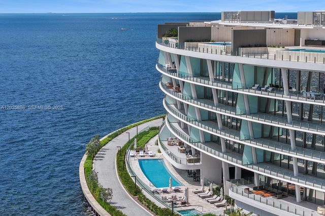 5 Grove Isle Drive PHL05, Coconut Grove, FL 33133