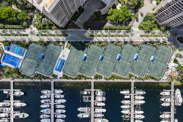 5 Grove Isle Drive PHL05, Coconut Grove, FL 33133