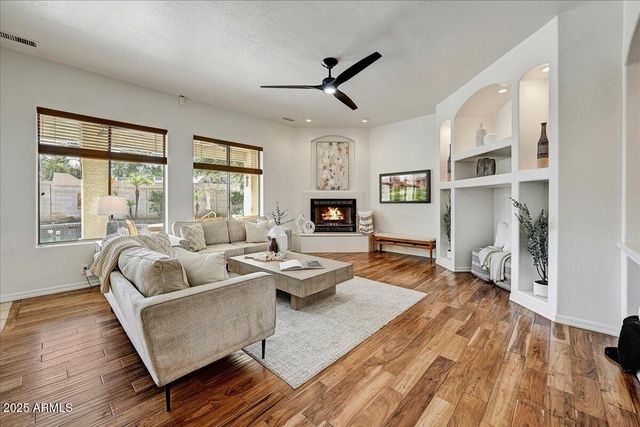 4409 E JANICE Way, Phoenix, AZ 85032