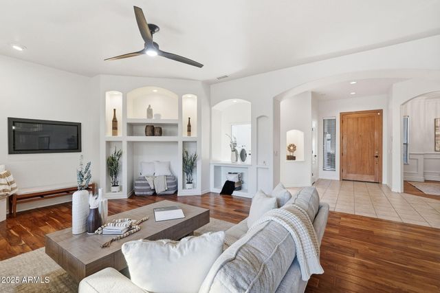 4409 E JANICE Way, Phoenix, AZ 85032