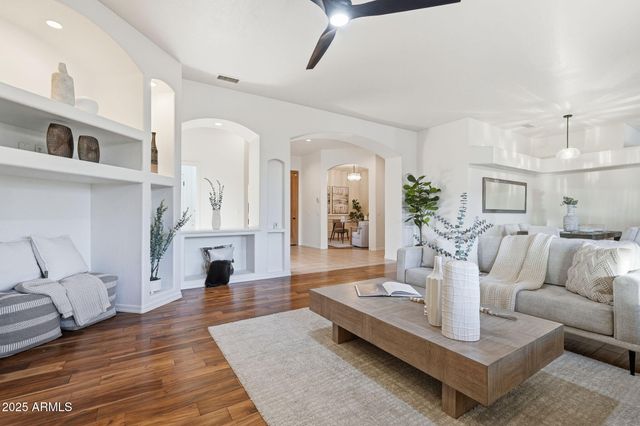 4409 E JANICE Way, Phoenix, AZ 85032