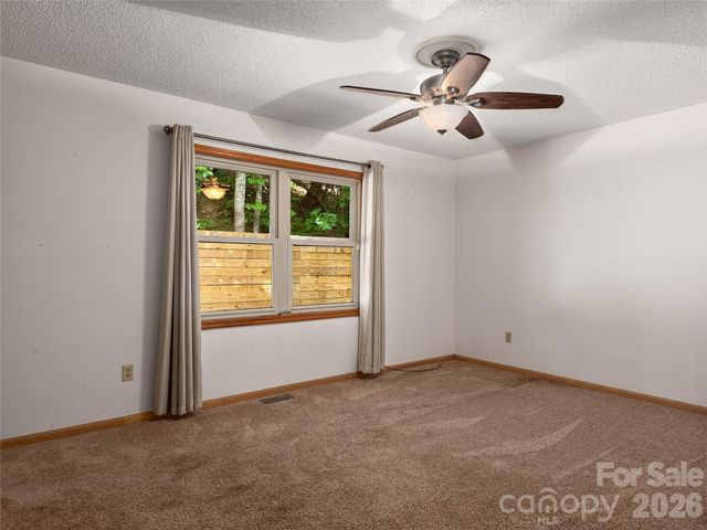 63 Independence Boulevard, Asheville, NC 28805