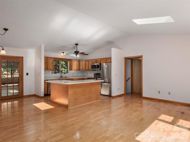 63 Independence Boulevard, Asheville, NC 28805